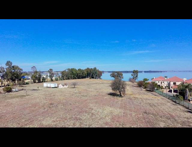 4 BEDROOM HOUSE FOR SALE IN VAAL MARINA
